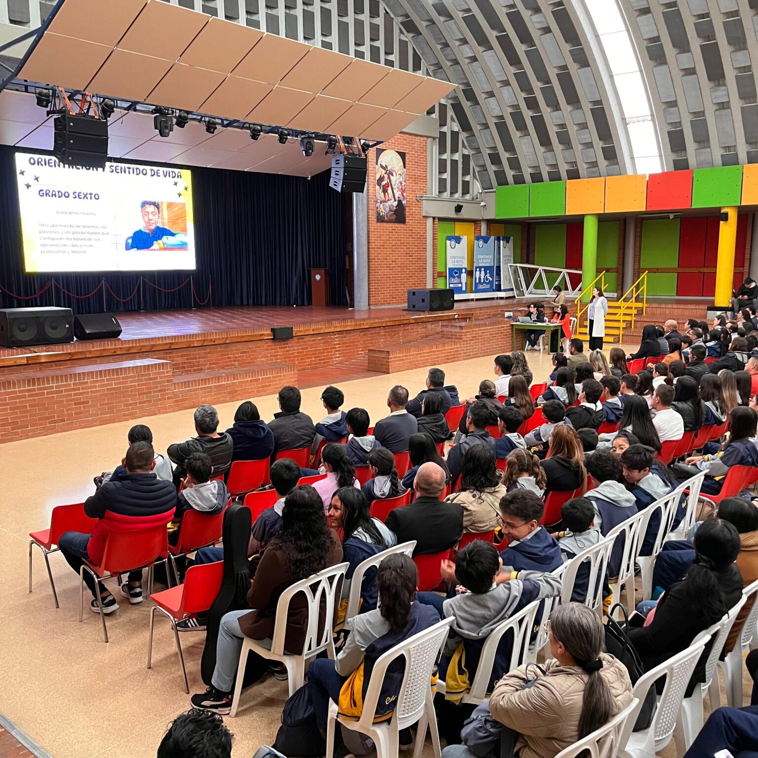Fortalecimiento Académico en Grado 8°: Compromiso con la excelencia