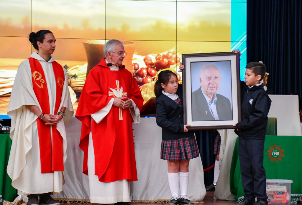 Eucaristía Día de la Gratitud en memoria del Padre Gregorio Arango Henao, SJ.