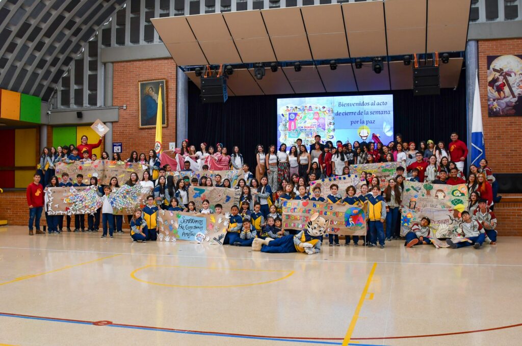Cierre de la Semana por la Paz en el Colegio Santa Luisa