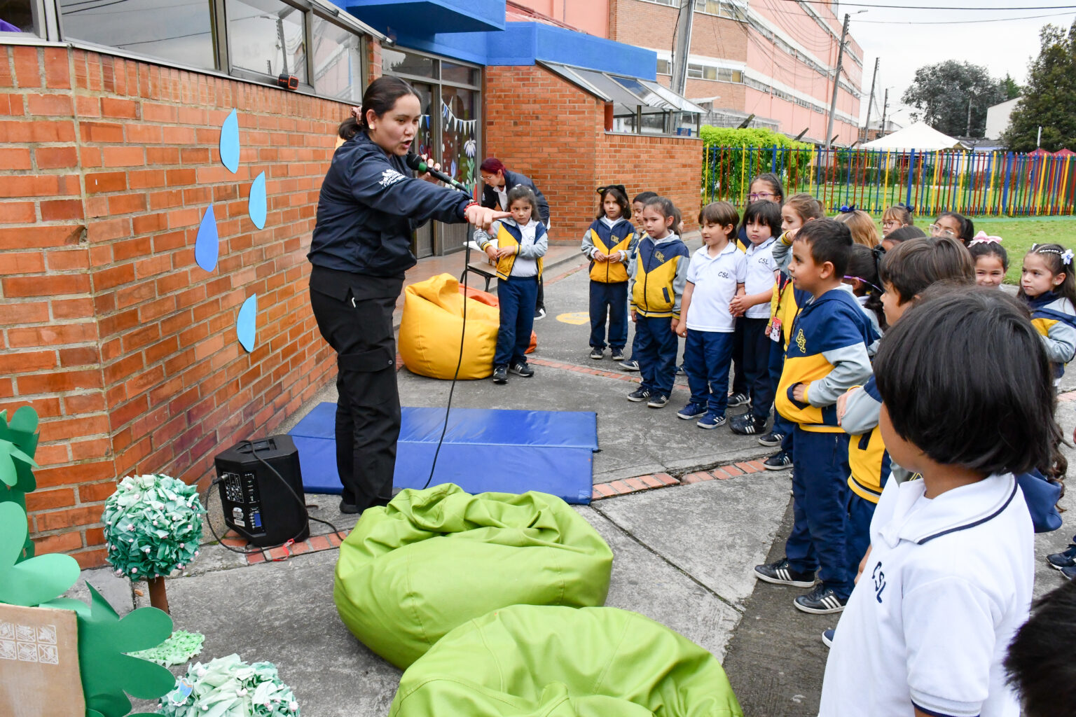 Estudiantes participaron en juego ecológico por la biodiversidad
