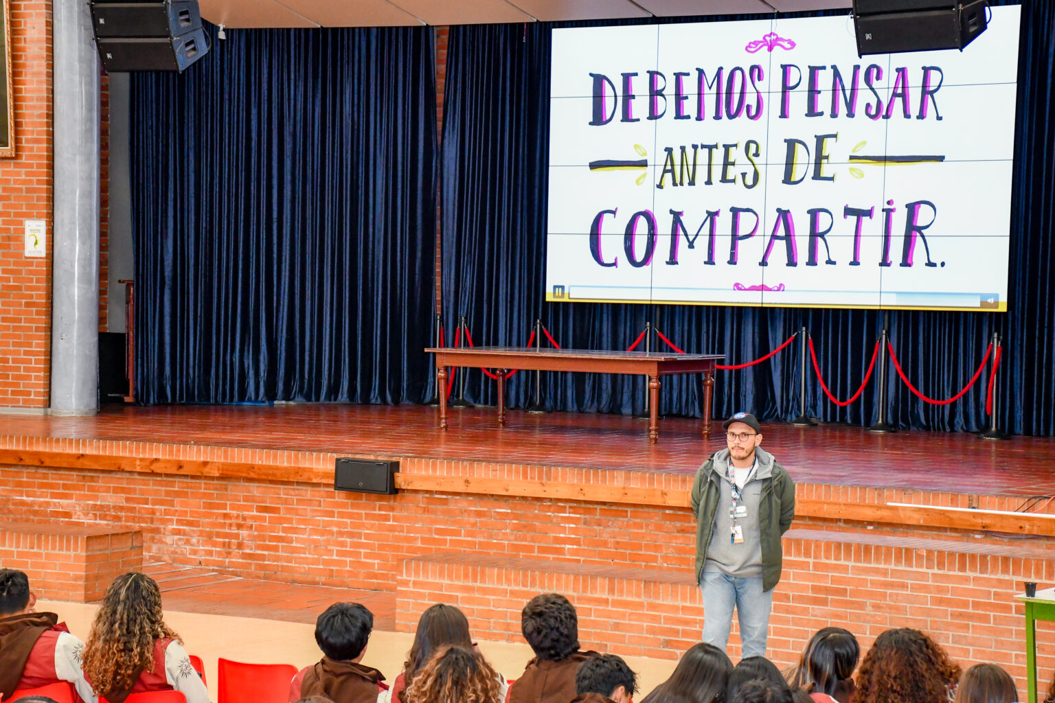 Estudiantes del Colegio Santa Luisa participaron en jornada de sensibilización sobre el uso responsable de las TIC