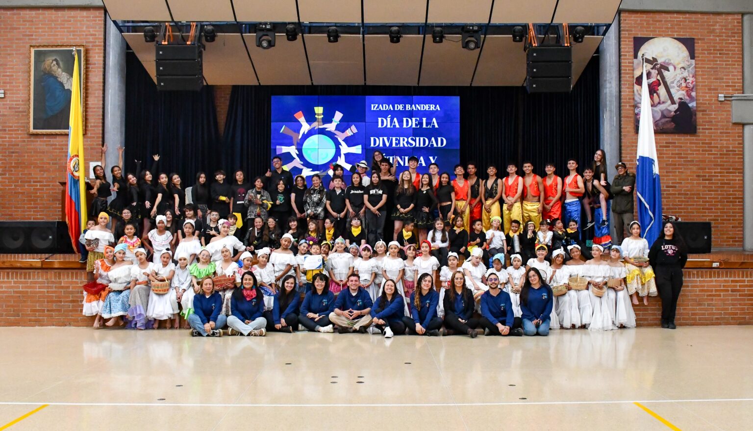 Izada de Bandera: Conmemoración de la diversidad étnica y cultural en Colombia
