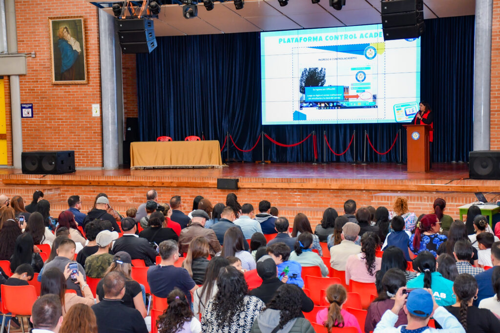 Reunión de bienvenida para las familias nuevas del Colegio Santa Luisa