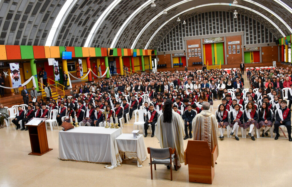 Eucaristía en Acción de Gracias por nuestros Estudiantes de Grado Quinto