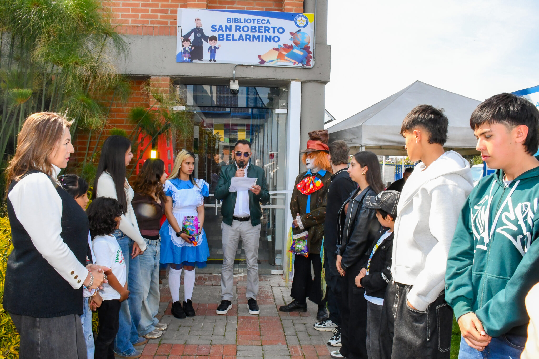 Inauguración de la Biblioteca San Roberto Belarmino