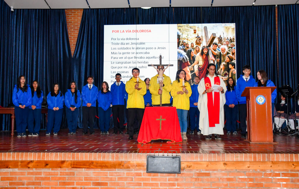 Comunidad Santa Luisa vivió significativa conmemoración de la Semana Mayor