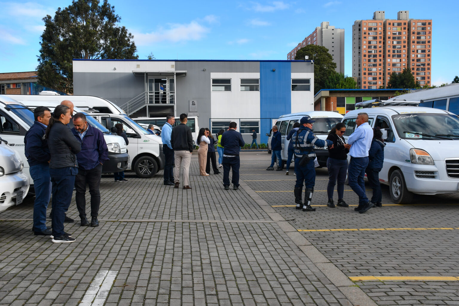 Operativo de movilidad con rutas escolares en el Colegio Santa Luisa