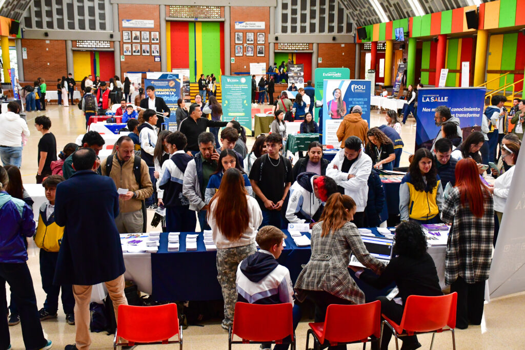 XI Feria Universitaria del Colegio Santa Luisa fortalece el proyecto de vida de los estudiantes