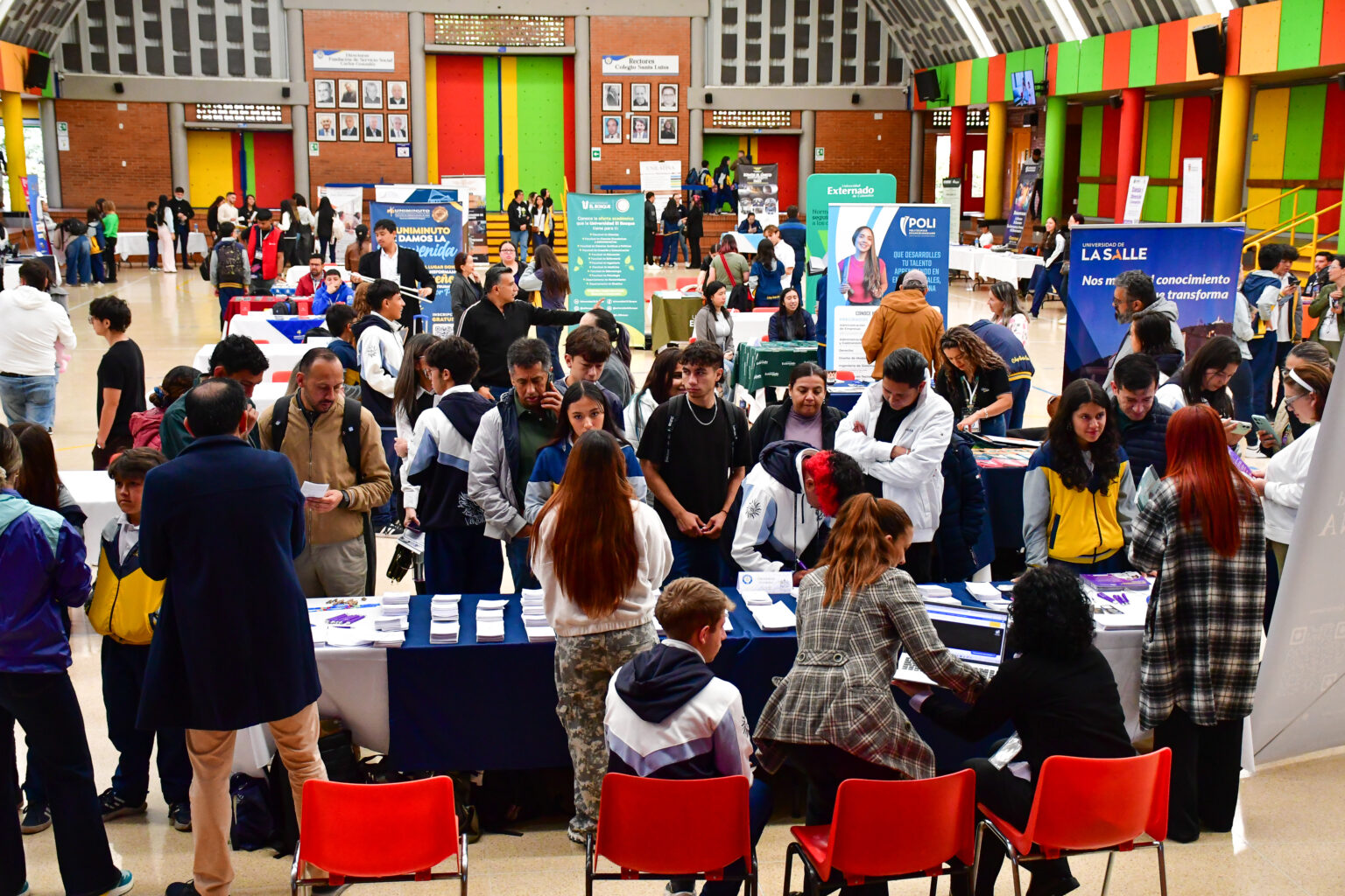 XI Feria Universitaria del Colegio Santa Luisa fortalece el proyecto de vida de los estudiantes