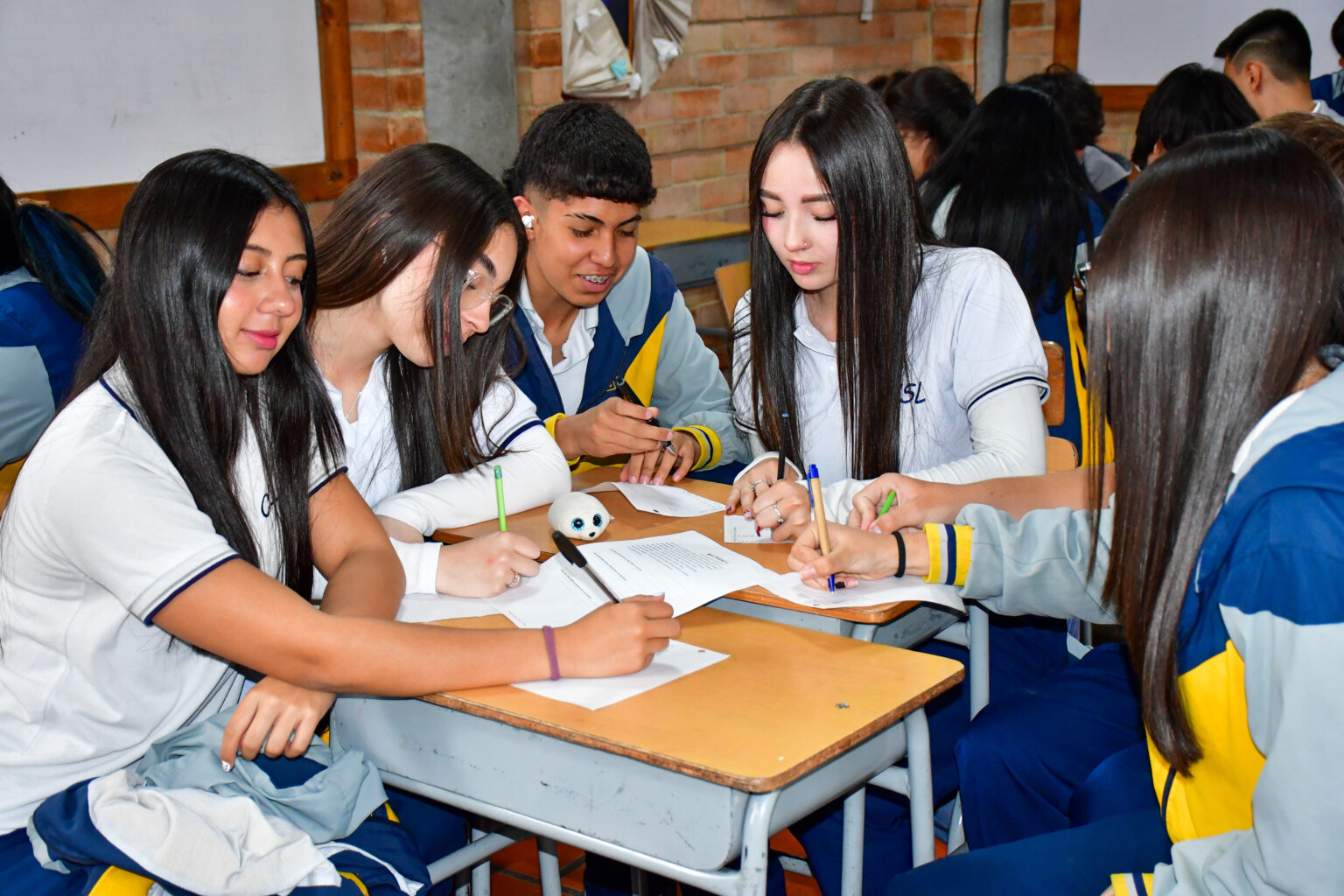 Los estudiantes de grado décimo participaron en una jornada de orientación vocacional y profesional