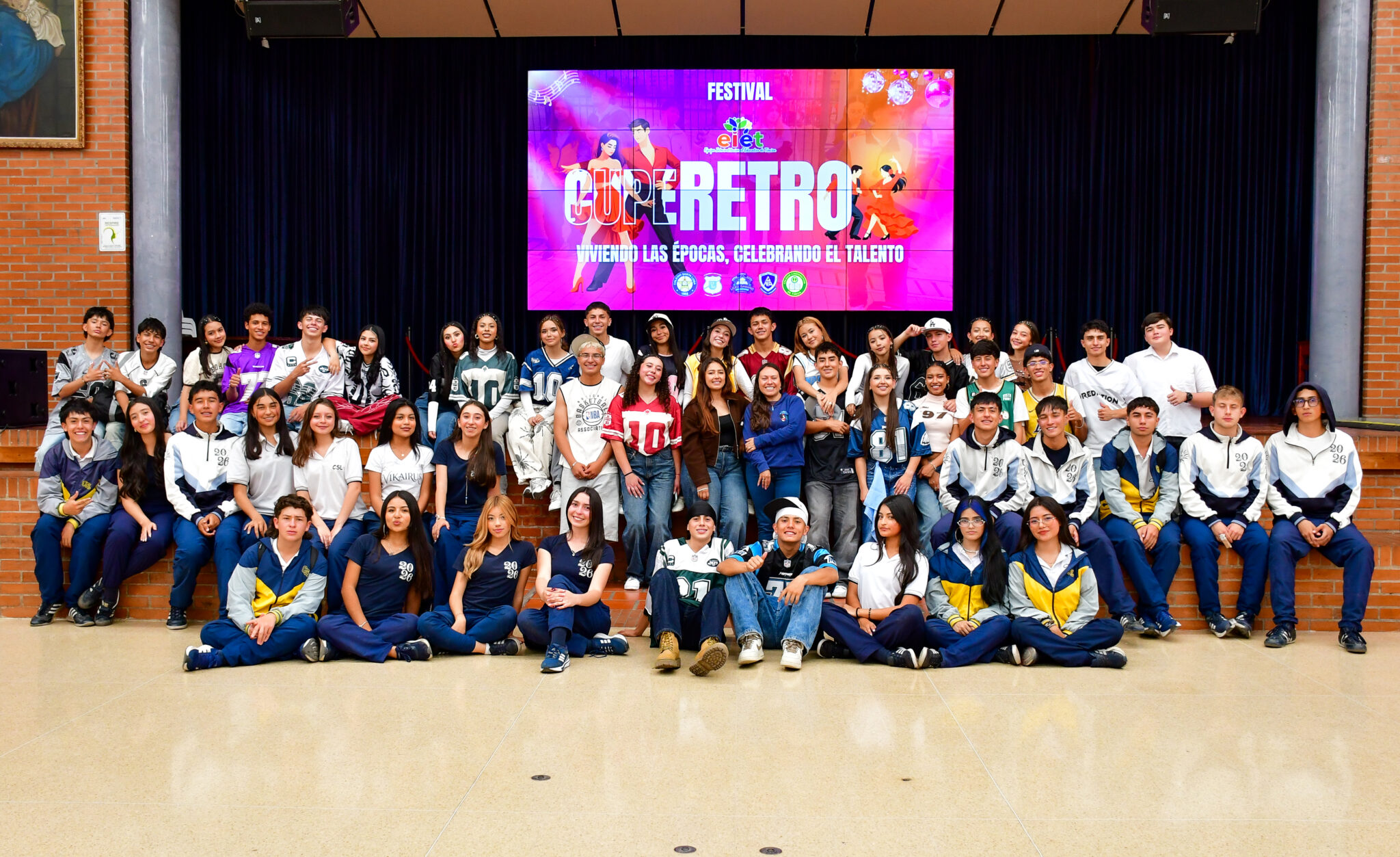 Festival EIET - CUPE Retro: viviendo las épocas, celebrando el talento