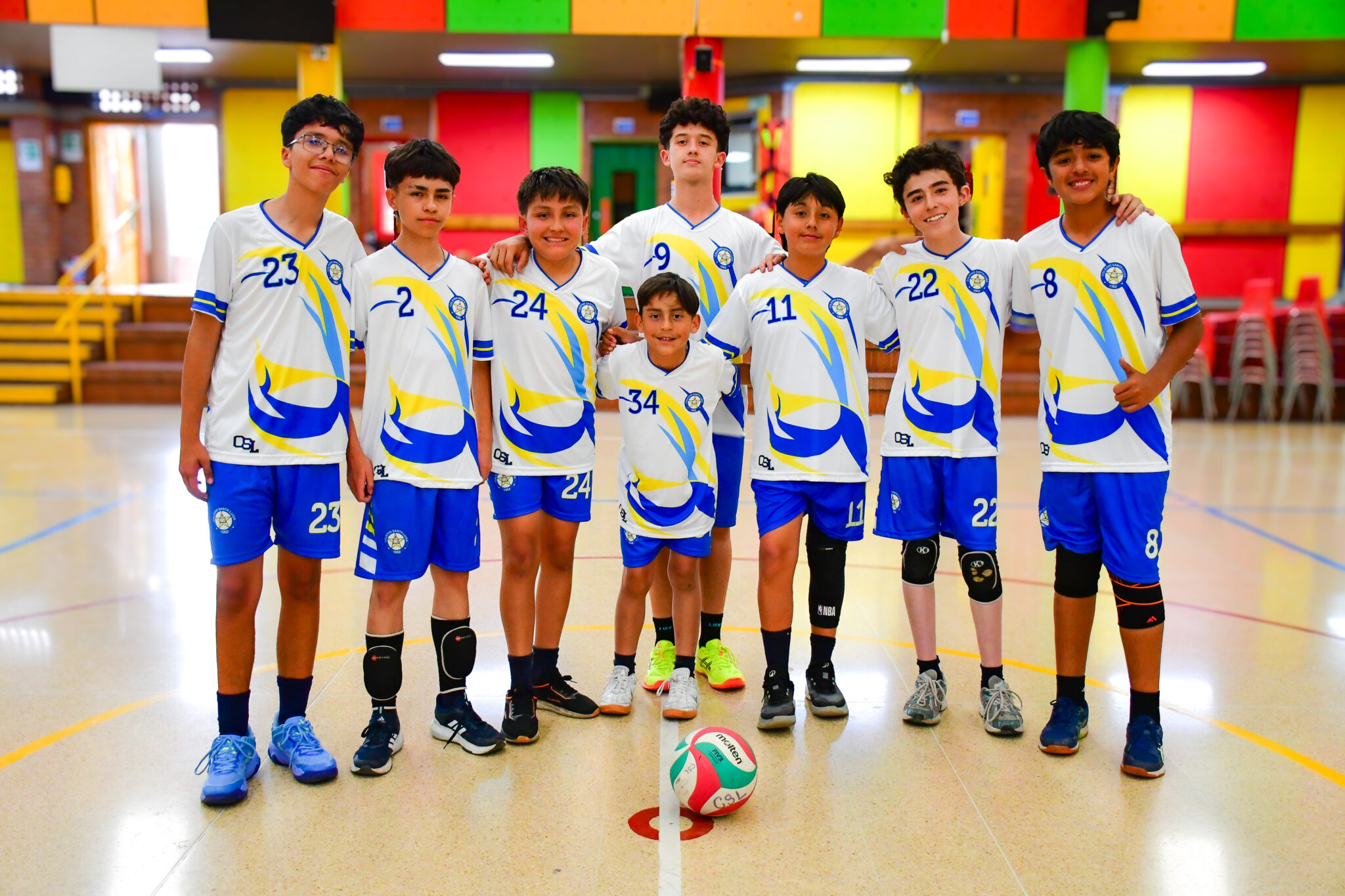 ¡Nuestros estudiantes representarán a Bogotá en la fase regional de voleibol!