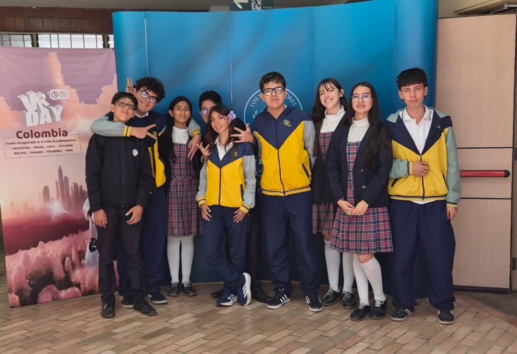 Estudiantes de 10° participaron en la conferencia del Día Mundial de la Realidad Virtual