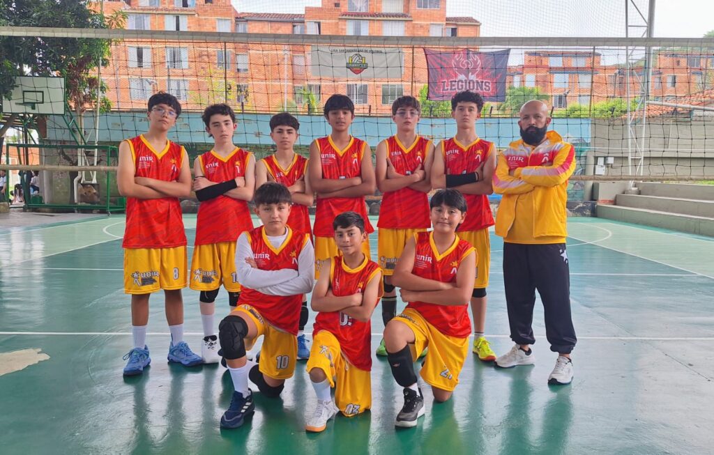El equipo prejuvenil de voleibol dejó en alto el nombre de nuestro colegio en la fase regional de los Juegos Intercolegiados