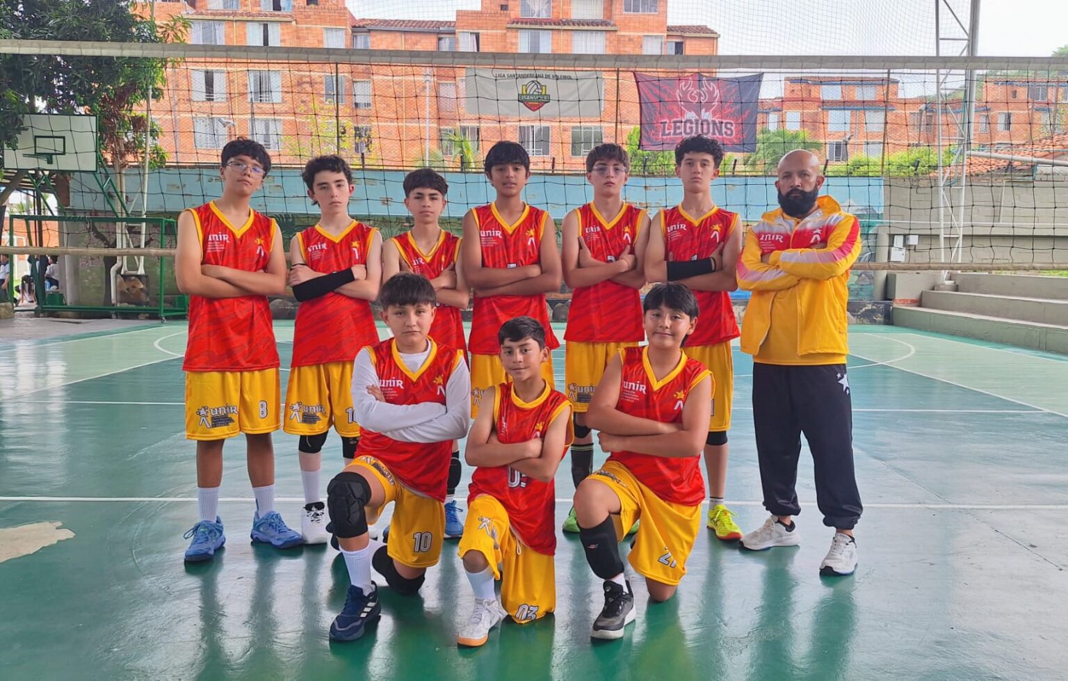 El equipo prejuvenil de voleibol dejó en alto el nombre de nuestro colegio en la fase regional de los Juegos Intercolegiados