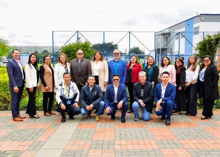 El Colegio Santa Luisa recibió la visita Fe y Alegría Colombia y ACODESI para compartir experiencias educativas