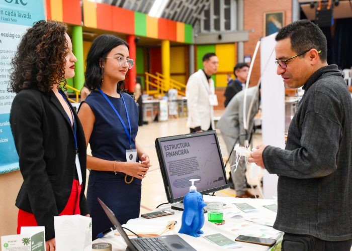 Sustentación Proyectos Énfasis Promoción AETERNUM 2025