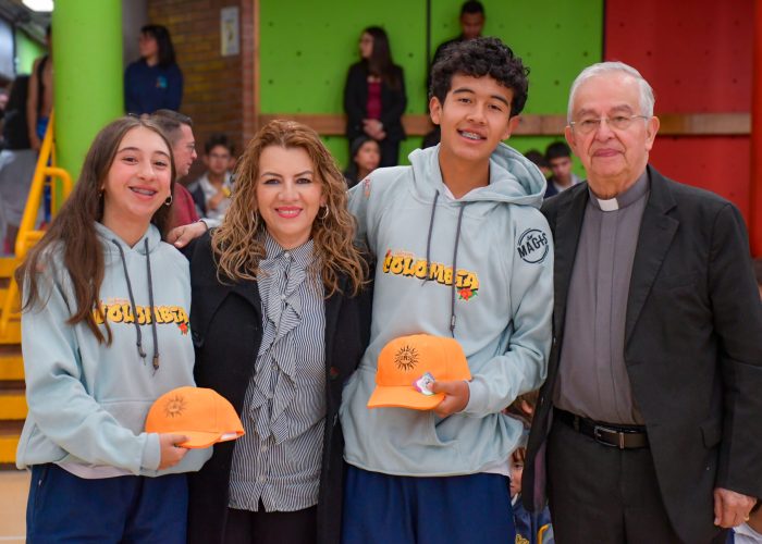 Izada de Bandera: Conmemoración de la diversidad étnica y cultural en Colombia