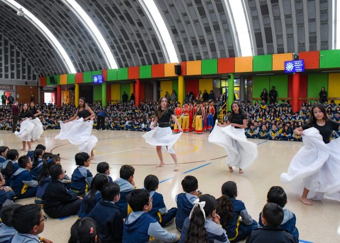 Izada de Bandera: Conmemoración de la diversidad étnica y cultural en Colombia