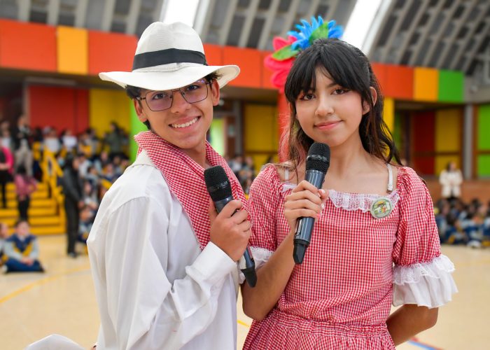 Izada de Bandera: Conmemoración de la diversidad étnica y cultural en Colombia