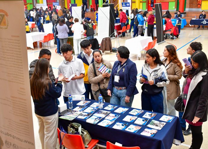 XI Feria Universitaria del Colegio Santa Luisa fortalece el proyecto de vida de los estudiantes