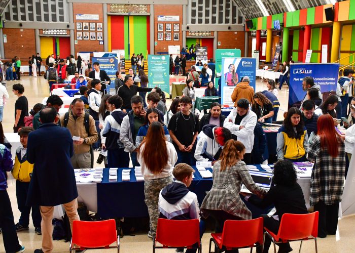 XI Feria Universitaria del Colegio Santa Luisa fortalece el proyecto de vida de los estudiantes