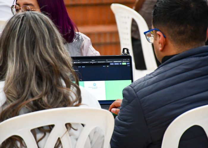 Maestros fortalecen sus competencias en inteligencia artificial para innovar en el aula