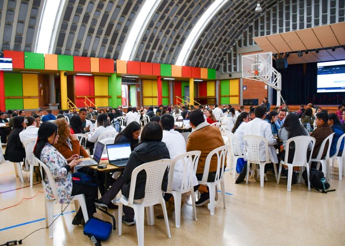 Maestros fortalecen sus competencias en inteligencia artificial para innovar en el aula