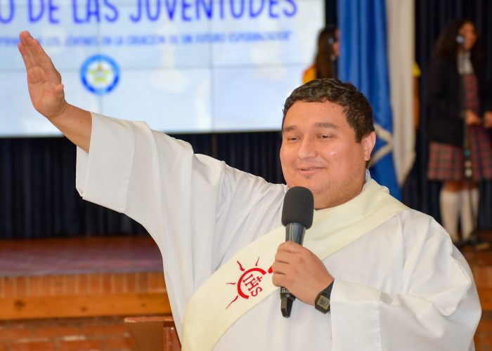 Bendición de lápices para nuestros estudiantes de la Promoción VIKAIRUS 2026