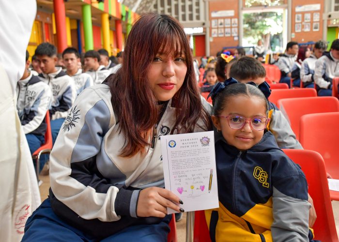Bendición de lápices para nuestros estudiantes de la Promoción VIKAIRUS 2026