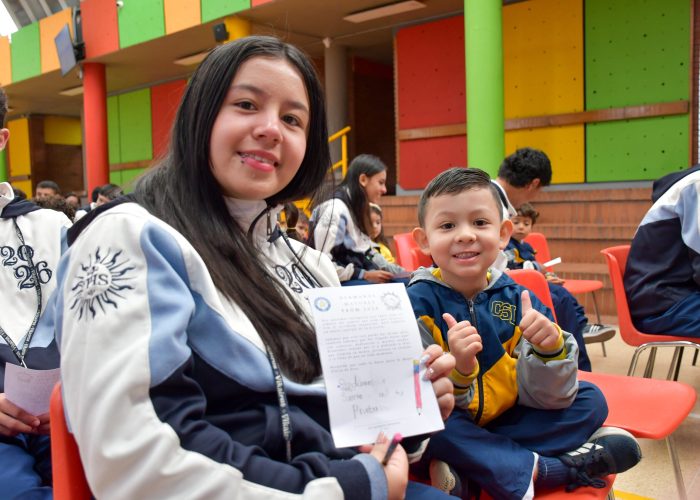 Bendición de lápices para nuestros estudiantes de la Promoción VIKAIRUS 2026