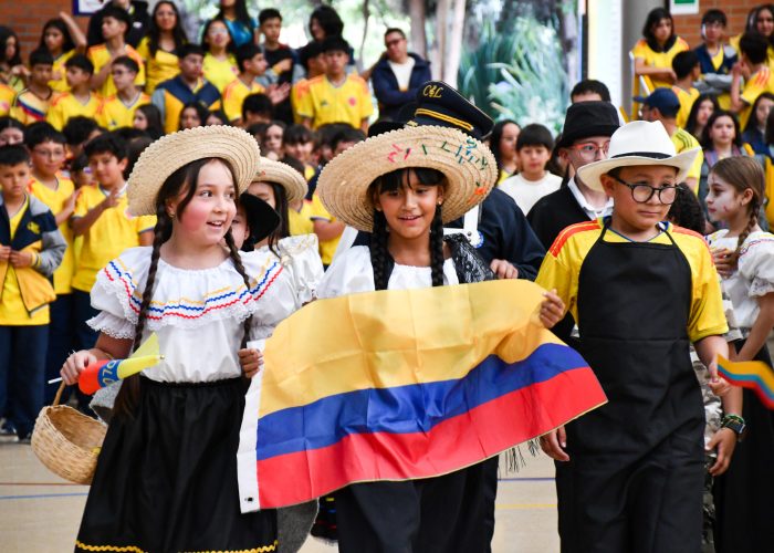 Izada de Bandera Conmemoración Día de la Independencia de Colombia