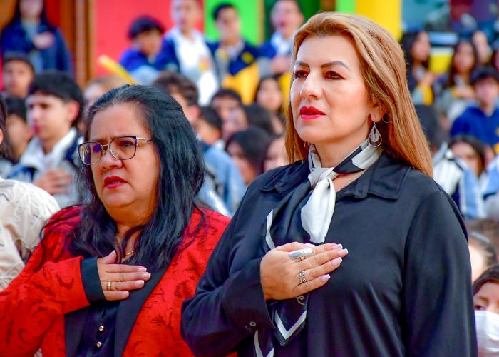 Ciclos I y V rindieron un emotivo homenaje en conmemoración de la Batalla de Boyacá y el cumpleaños de Bogotá