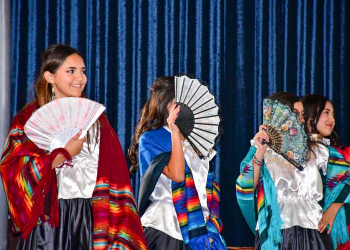 Ciclos I y V rindieron un emotivo homenaje en conmemoración de la Batalla de Boyacá y el cumpleaños de Bogotá