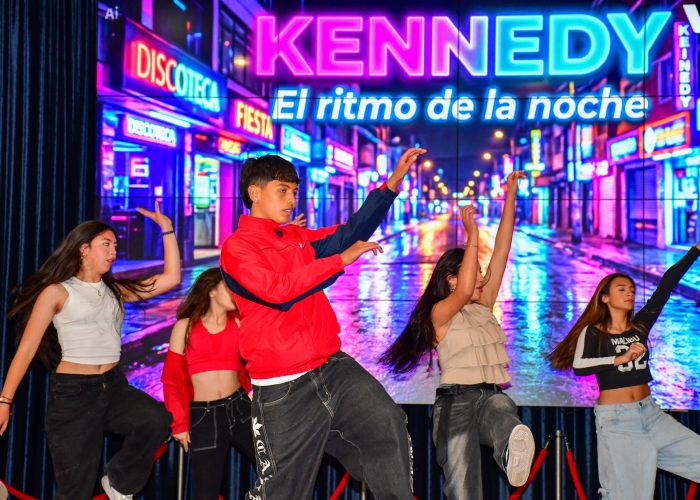 Ciclos I y V rindieron un emotivo homenaje en conmemoración de la Batalla de Boyacá y el cumpleaños de Bogotá