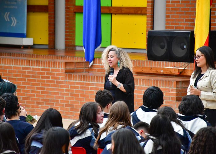 Estudiantes de 11° participaron en el taller “Hazte presente para diseñar la vida”