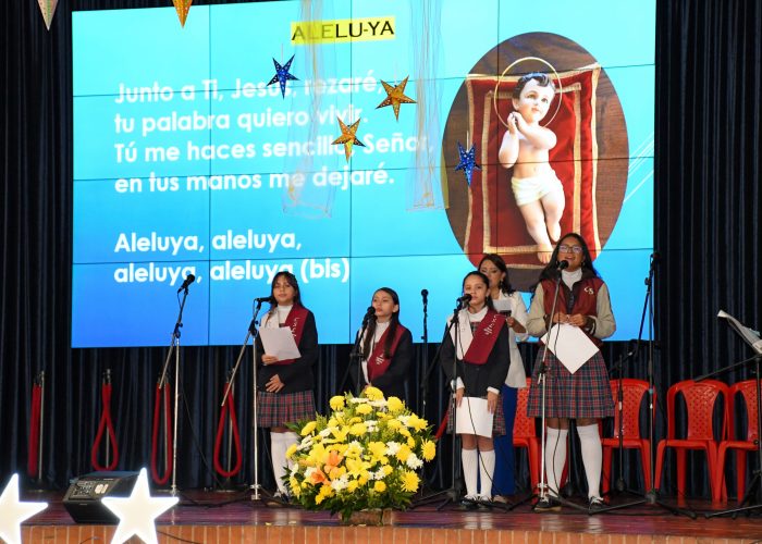 Eucaristía en Acción de Gracias por nuestros Estudiantes de Grado Quinto