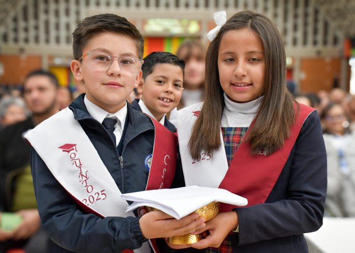 Eucaristía en Acción de Gracias por nuestros Estudiantes de Grado Quinto