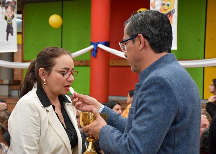 Eucaristía en Acción de Gracias por nuestros Estudiantes de Grado Quinto