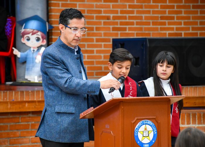 Eucaristía en Acción de Gracias por nuestros Estudiantes de Grado Quinto
