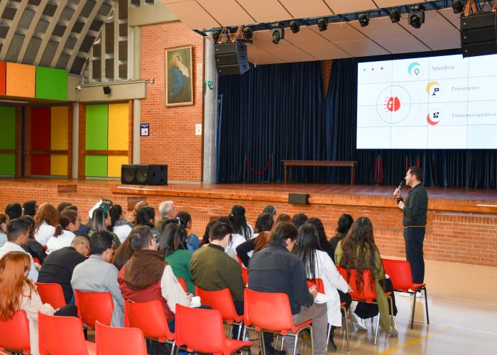 El Colegio Santa Luisa fortalece la formación a maestros con espacios de reflexión pedagógica