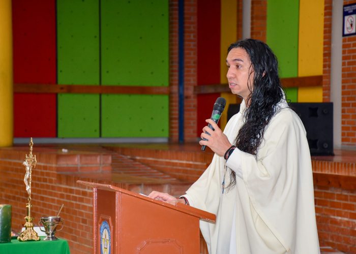 Bendición de lápices para nuestros estudiantes de la Promoción AETERNUM 2025
