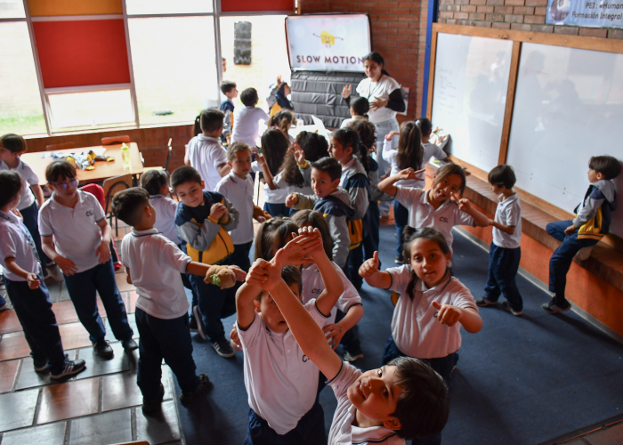 Primer Día Especial del Año: Estudiantes de los grados 3°, 4° y 8° participaron en el Seminario PXP y Lúdicas