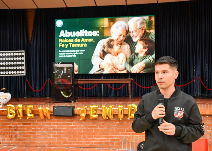 Un homenaje a nuestros abuelitos y abuelitas