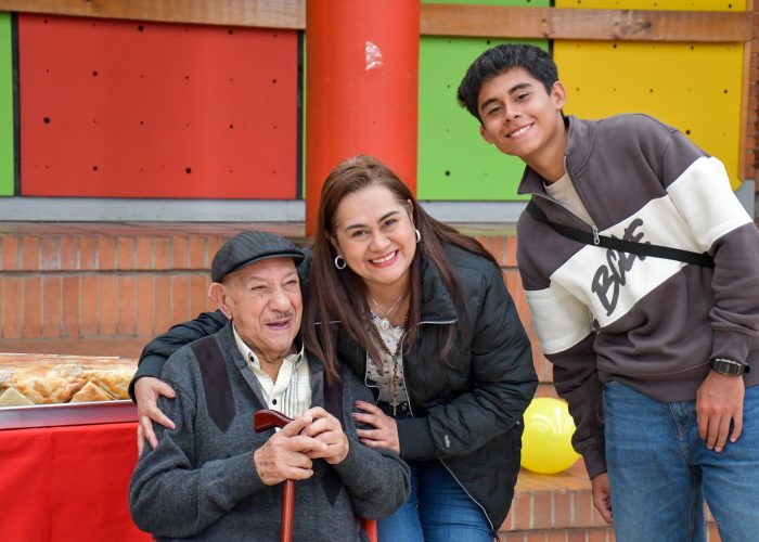 Un homenaje a nuestros abuelitos y abuelitas