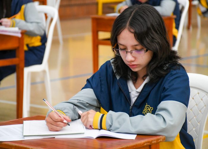 Estudiantes participaron en las Olimpiadas STEM de la Universidad de los Andes