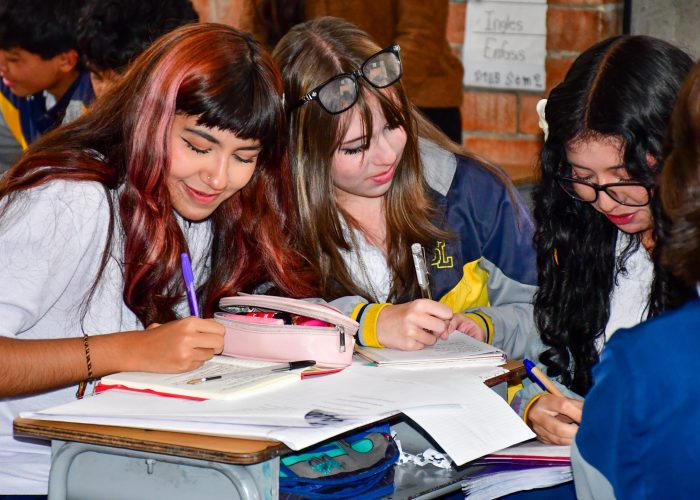 Los estudiantes de grado décimo participaron en una jornada de orientación vocacional y profesional