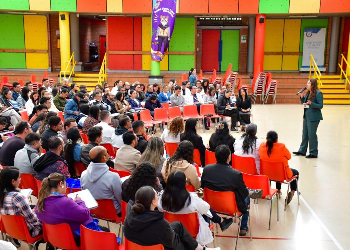 Maestros fortalecen sus conocimientos sobre convivencia escolar y rutas de atención