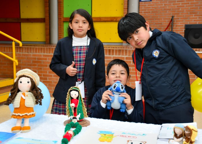 Cuarta Feria Microempresarial “Creative Zone” 2025