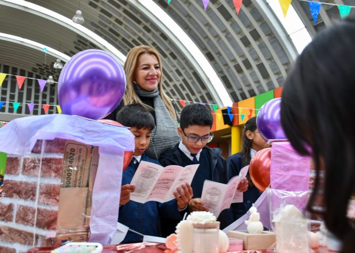 Cuarta Feria Microempresarial “Creative Zone” 2025